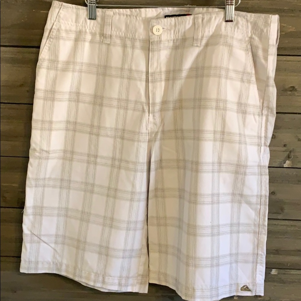 MENS QUIKSILVER SHORTS